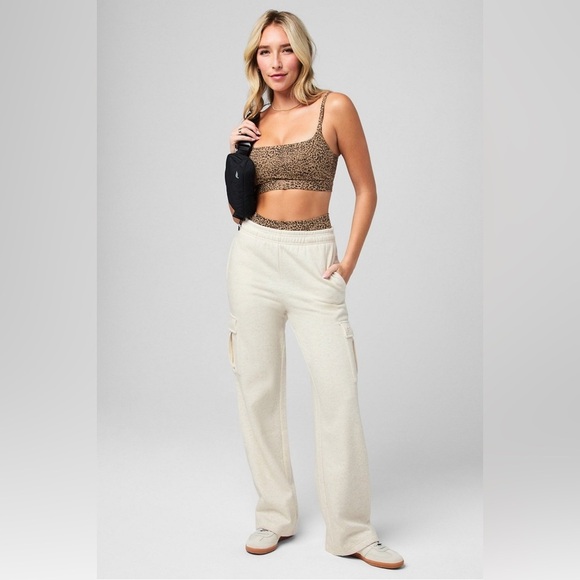 Fabletics Cozy Fleece Wide Leg Cargo Sweatpant Sz large TALL - Picture 1 of 7